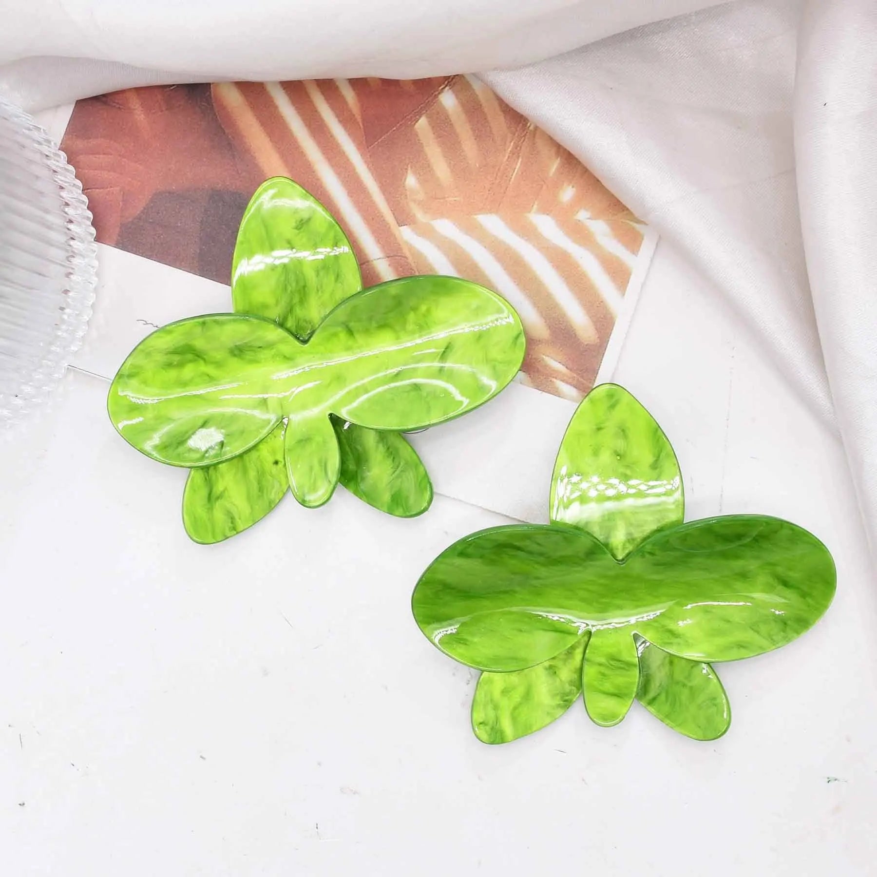 European and American Fashion Summer Fresh Acrylic Flower Earrings Dopamine Exaggerated Floral Earrings Candy Color Earrings